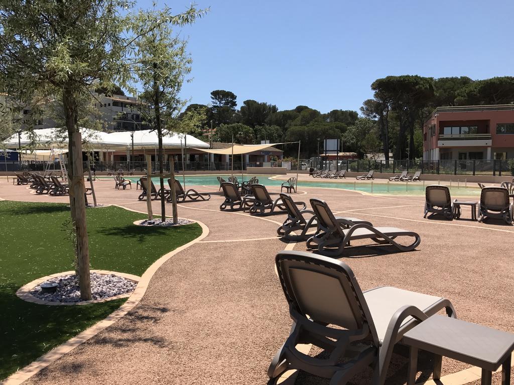 Chaletrent - Stacaravans Saint-Aygulf Otel Fréjus Dış mekan fotoğraf